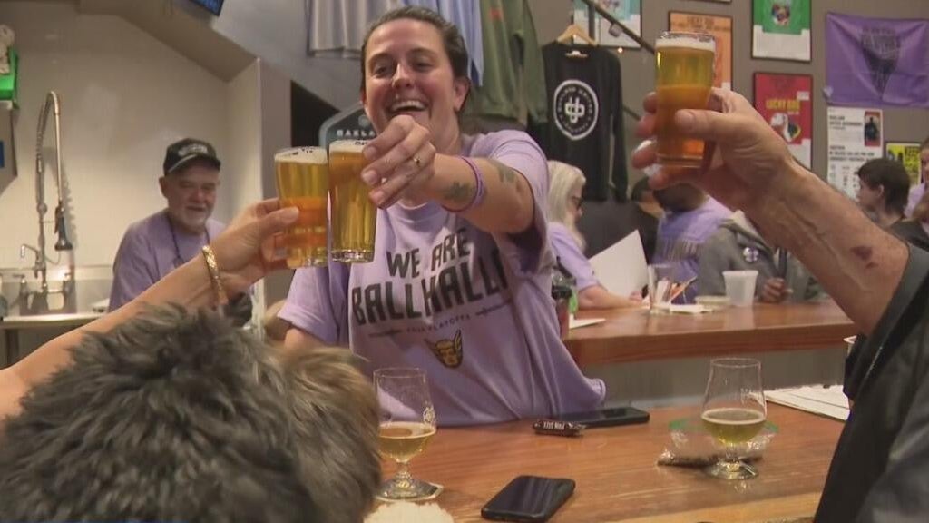 Valkyries fans pack Oakland bar to cheer on team as playoff series shifts to Atlanta — CBS Bay Area (KPIX), Austin Dining news