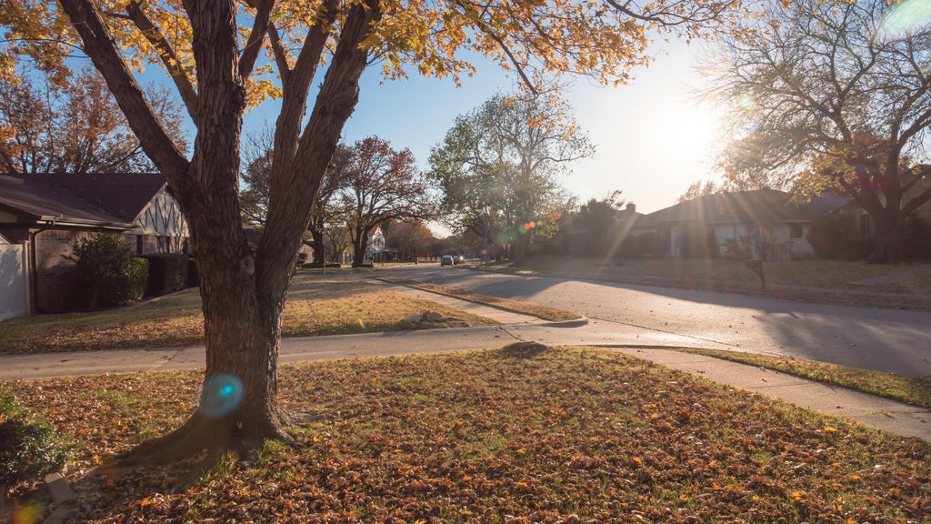 More fall warmth Friday in the Twin Cities ahead of cool, soggy weekend — WCCO / CBS Minnesota, Austin Community news